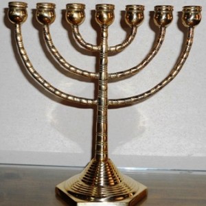 candelabro judío
